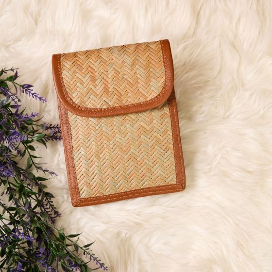 Handmade Bamboo Ladies Mobile Sling Bag || Natural Brown Color || Saras Aajeevika